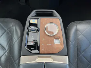 BMW iX xDrive50 (CH)