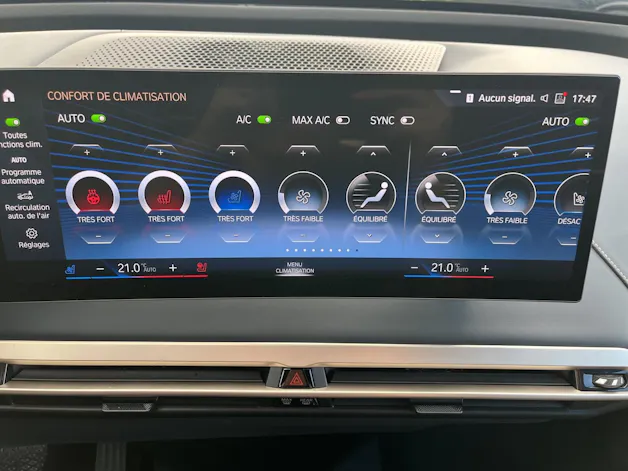 BMW iX xDrive50 (CH)