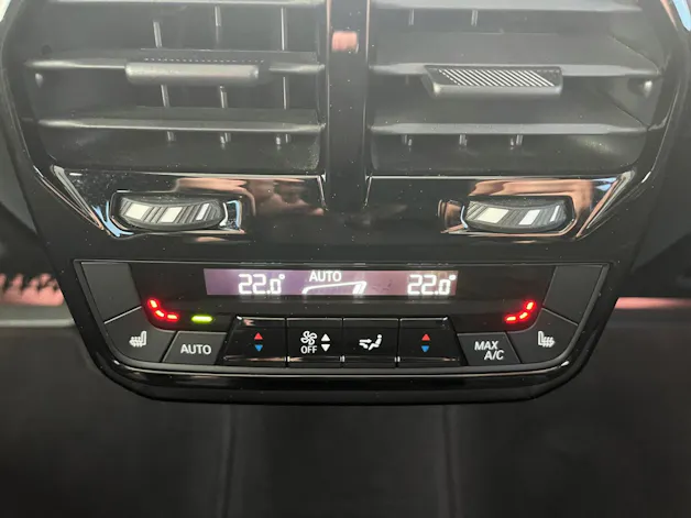 BMW iX xDrive50 (CH)