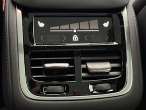 https://vehicle.imgix.net/4344834/251d86ad-2c36-4928-853b-ea12a6af12ea.jpeg