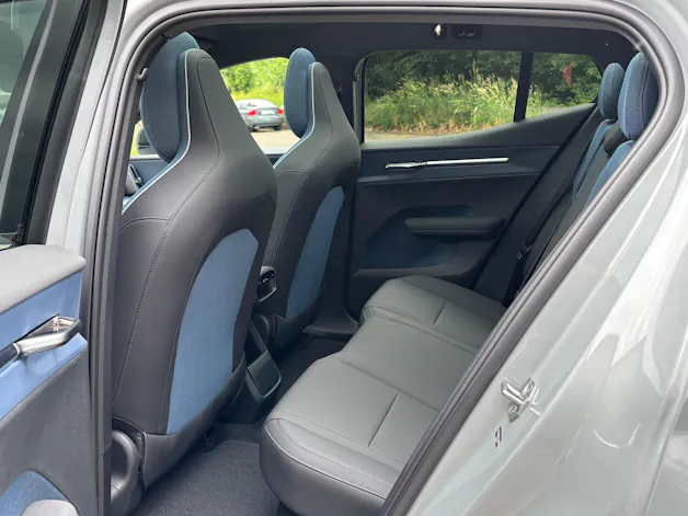 Volvo EX30 CC E60 Twin Performance AWD