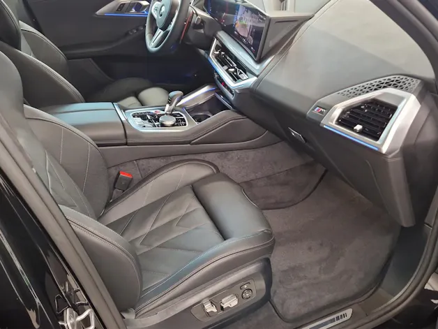 BMW XM 50e Plug-in Hybrid