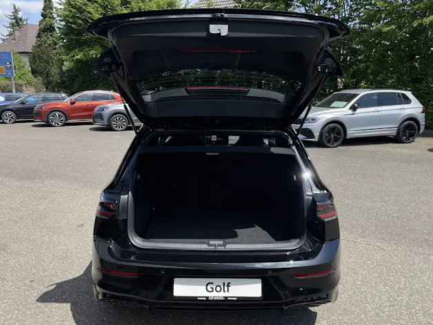 VW Golf VIII 2.0 TSI R-Line DSG 4motion