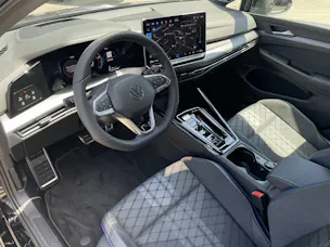VW Golf VIII 2.0 TSI R-Line DSG 4motion