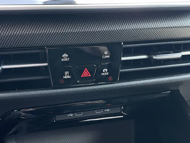 VW Golf VIII 2.0 TSI R-Line DSG 4motion
