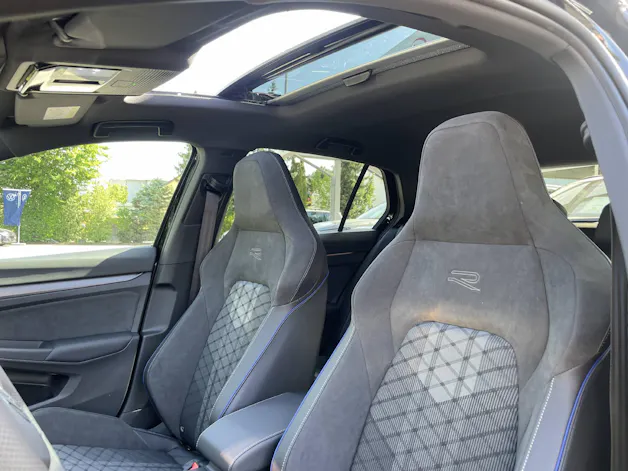 VW Golf VIII 2.0 TSI R-Line DSG 4motion