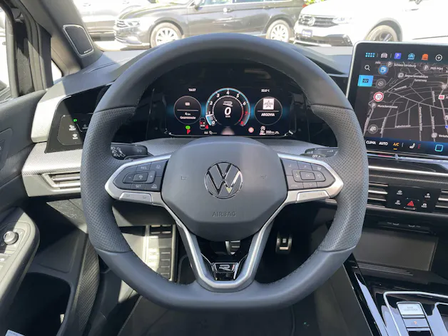 VW Golf VIII 2.0 TSI R-Line DSG 4motion