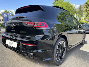 VW Golf VIII 2.0 TSI R-Line DSG 4motion