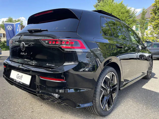 VW Golf VIII 2.0 TSI R-Line DSG 4motion