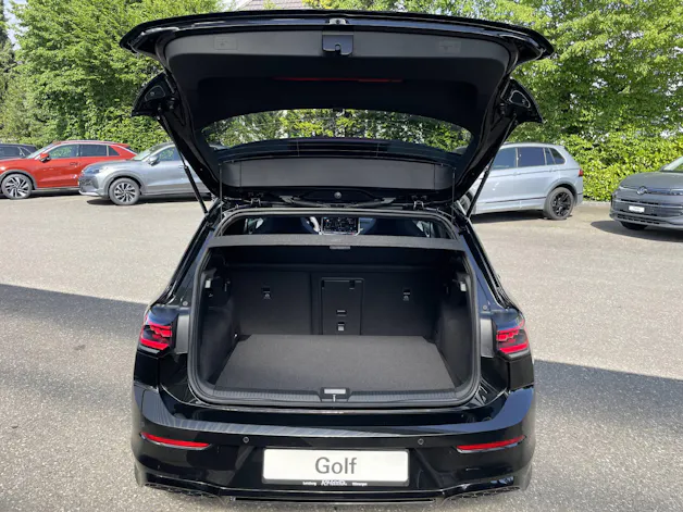 VW Golf VIII 2.0 TSI R-Line DSG 4motion
