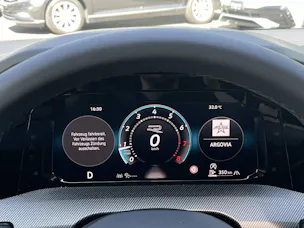 VW Golf VIII 2.0 TSI R-Line DSG 4motion