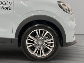 https://vehicle.imgix.net/4344965/c9be706f-1863-460f-9a85-58240d1a2a0b.jpg