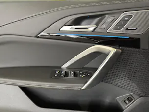 BMW X1 30e xDrive paddles