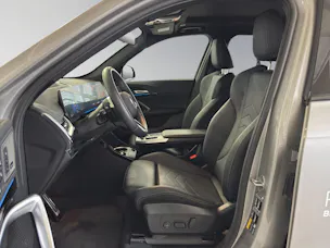 BMW X1 30e xDrive paddles