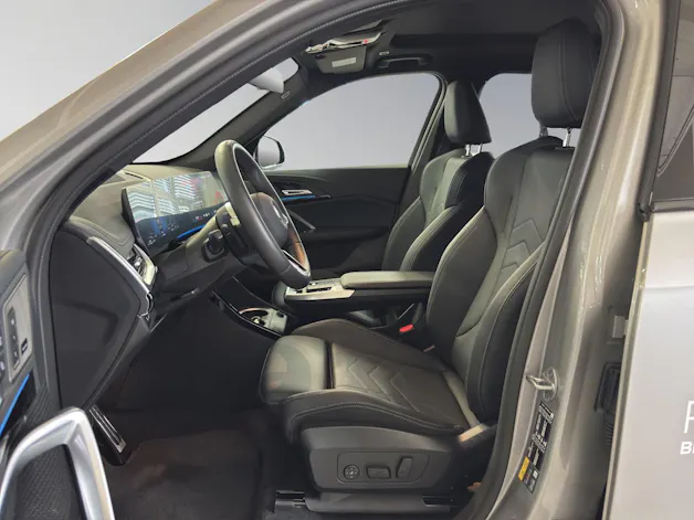 BMW X1 30e xDrive paddles