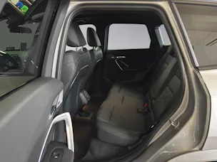 BMW X1 30e xDrive paddles
