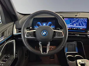 BMW X1 30e xDrive paddles