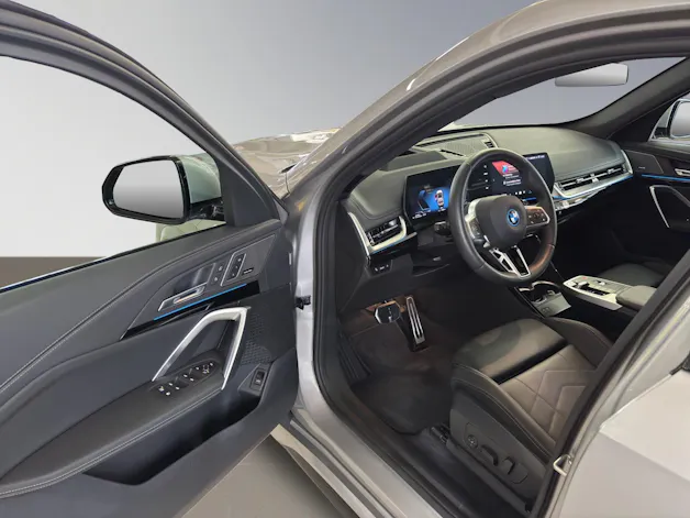 BMW X1 30e xDrive paddles