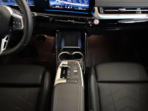 BMW X1 30e xDrive paddles