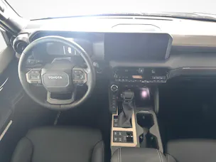Toyota Land Cruiser 2.8 D 48V Style