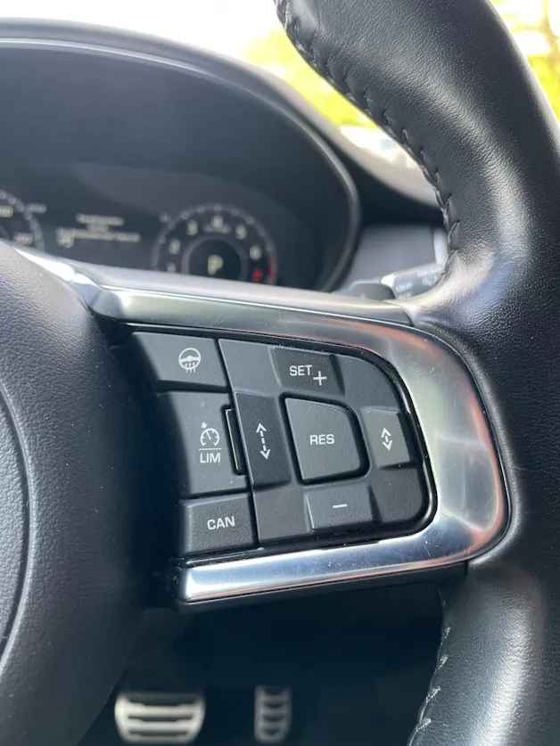 Jaguar E-Pace 2.0 T 300 R-Dynamic HSE AWD