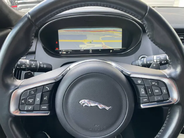 Jaguar E-Pace 2.0 T 300 R-Dynamic HSE AWD