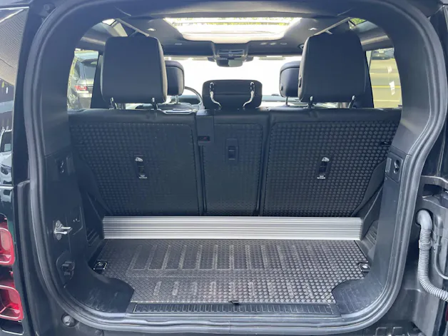 Land Rover Defender 90 3.0 D I6 250 SE
