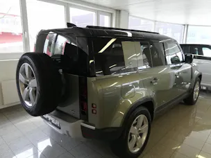 Land Rover Defender 110 2.0 SD4 240 First Edition