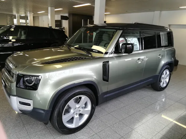 Land Rover Defender 110 2.0 SD4 240 First Edition