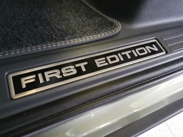 Land Rover Defender 110 2.0 SD4 240 First Edition