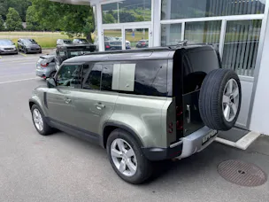 Land Rover Defender 110 2.0 SD4 240 First Edition