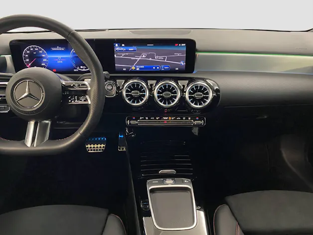 Mercedes-Benz A 250 e AMG Line Limousine