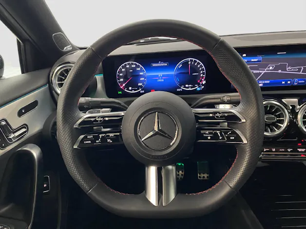 Mercedes-Benz A 250 e AMG Line Limousine