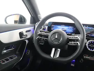 Mercedes-Benz A 250 e 8G-DCT