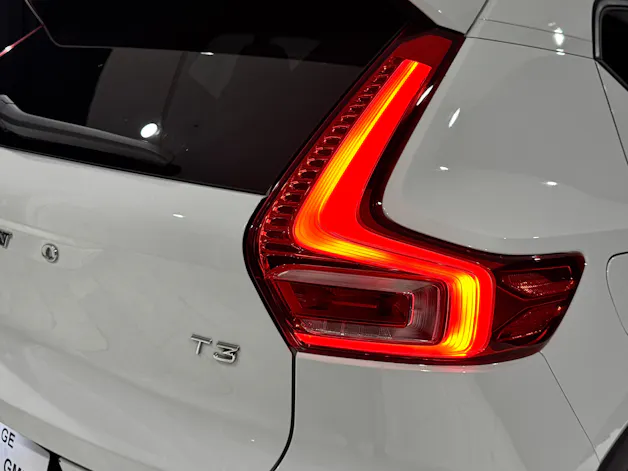 Volvo XC40 T3 Momentum Geartronic | 1.Hand | CH |