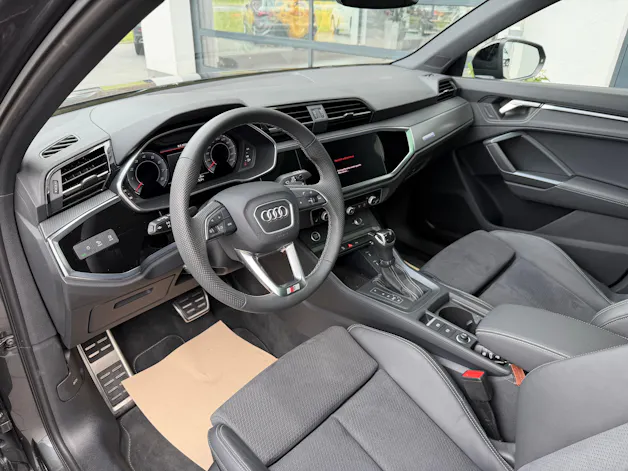 Audi Q3 40 TFSI S line quattro S-tronic