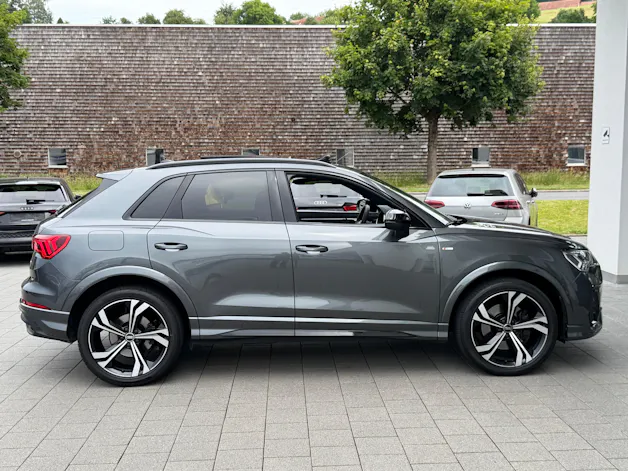 Audi Q3 40 TFSI S line quattro S-tronic