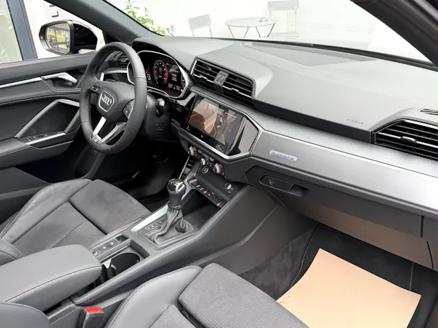 Audi Q3 40 TFSI S line quattro S-tronic