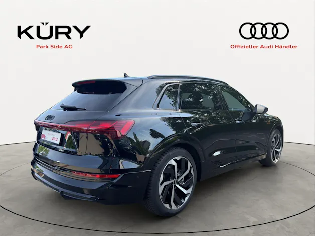 Audi e-tron 55 S line Black Edition 408PS