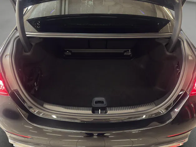 Mercedes-Benz C 200 - AMG / 360 Grad Kamera / Spur-Assistent / Winkel-Assistent