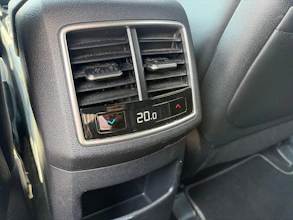 https://vehicle.imgix.net/4346007/0d7650f0-c982-4144-8f93-bd8f987cc4b5.jpg