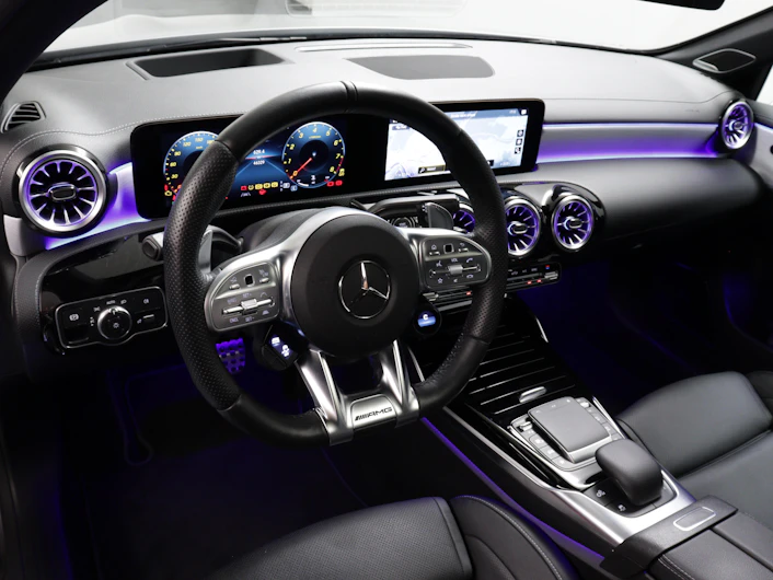 Fahrzeugbild MERCEDES-BENZ A 45 AMG
