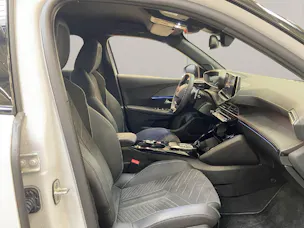 Peugeot 2008 1.2 Hybrid 145 GT