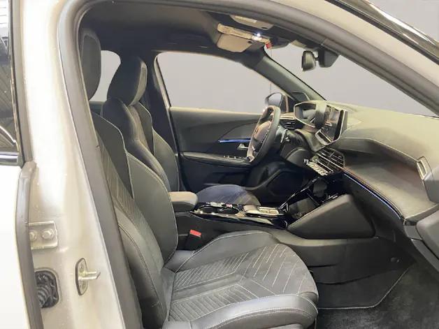 Peugeot 2008 1.2 Hybrid 145 GT