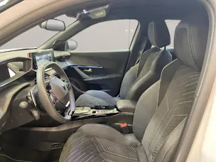 Peugeot 2008 1.2 Hybrid 145 GT