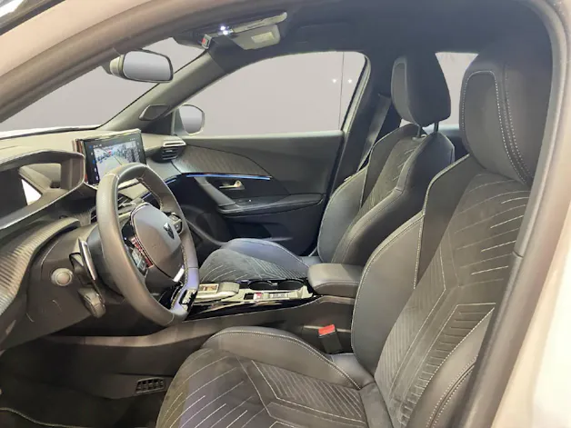 Peugeot 2008 1.2 Hybrid 145 GT