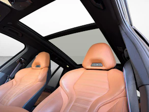 https://vehicle.imgix.net/4346303/ad7a185b-3cc8-4867-8554-5770938d15cb.jpg
