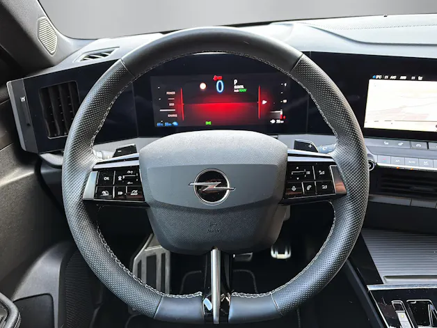 Opel Astra L 1.6 T PHEV 180 Swiss Plus