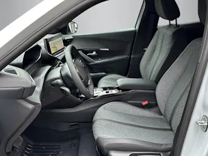 Peugeot 2008 1.2 Hybrid 145 Allure Premium