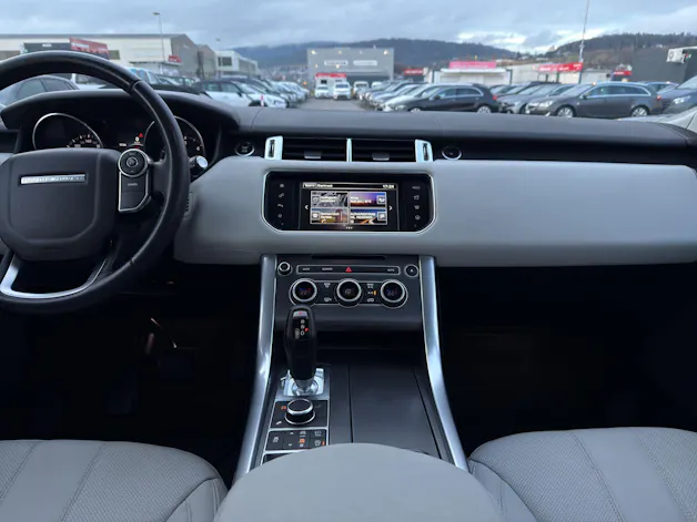 Land Rover Range Rover Sport 3.0 TDV6 SE